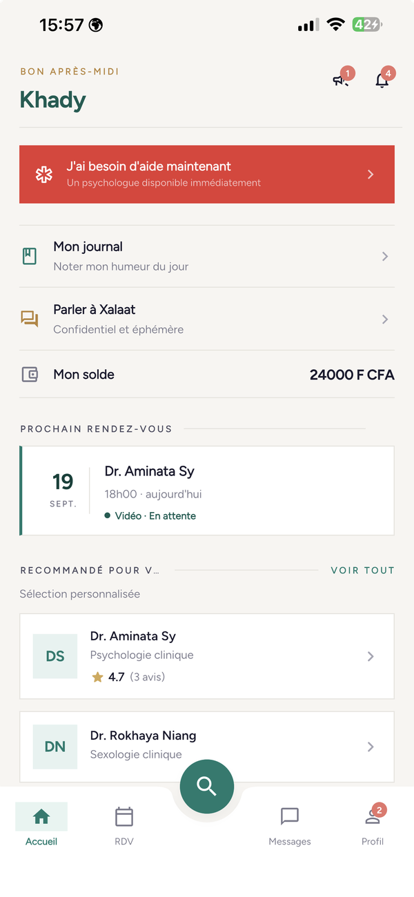 Écran d'accueil de l'application PsyConnect : aide immédiate, journal, Xalaat, solde, prochain rendez-vous et psychologues recommandés.